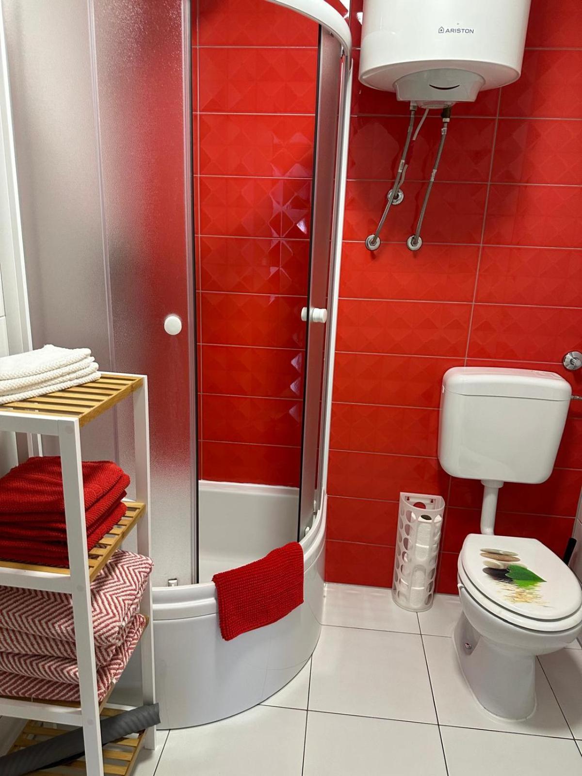 Apartments "Laci" Кърк Екстериор снимка