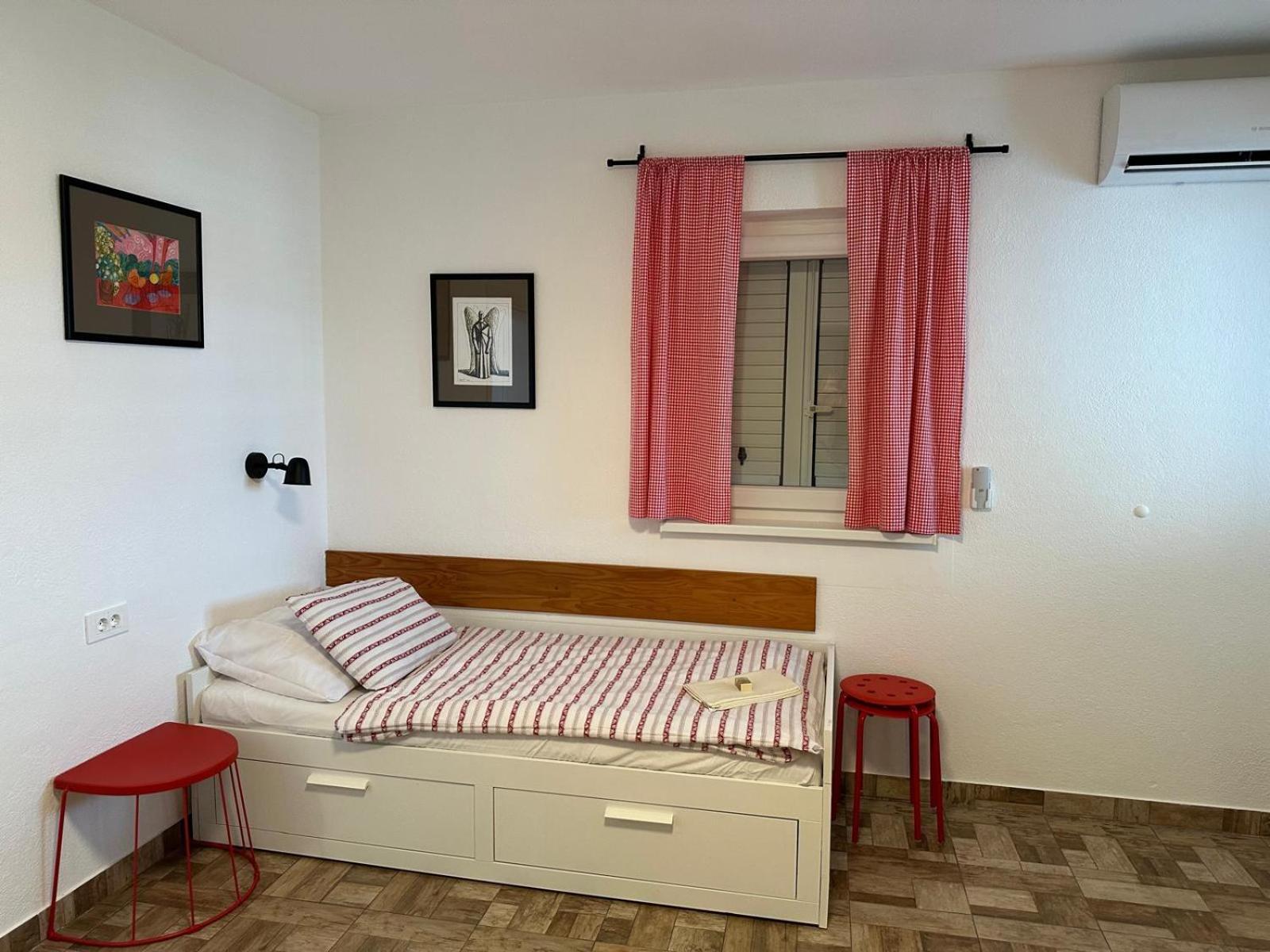 Apartments "Laci" Кърк Екстериор снимка