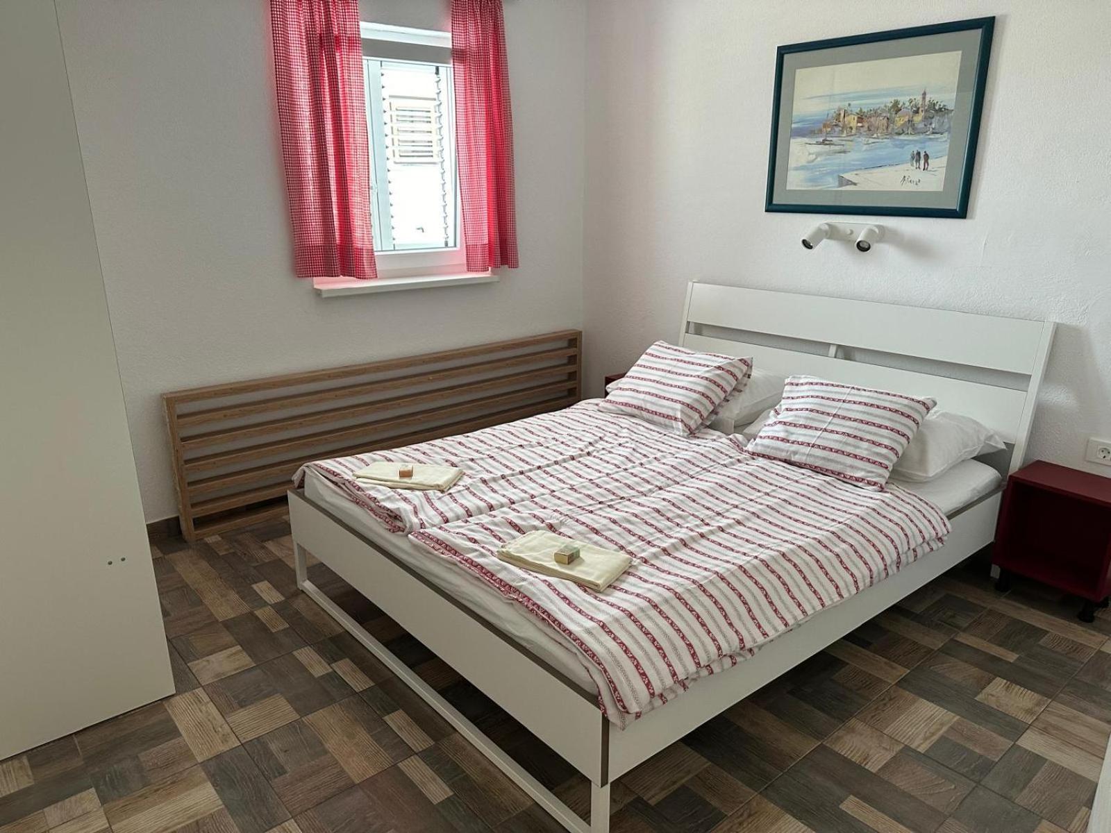 Apartments "Laci" Кърк Екстериор снимка