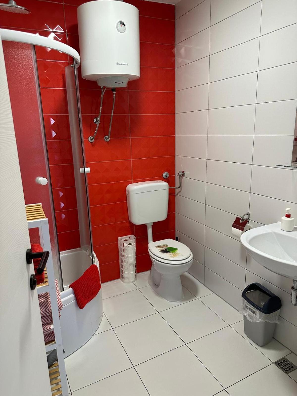 Apartments "Laci" Кърк Екстериор снимка