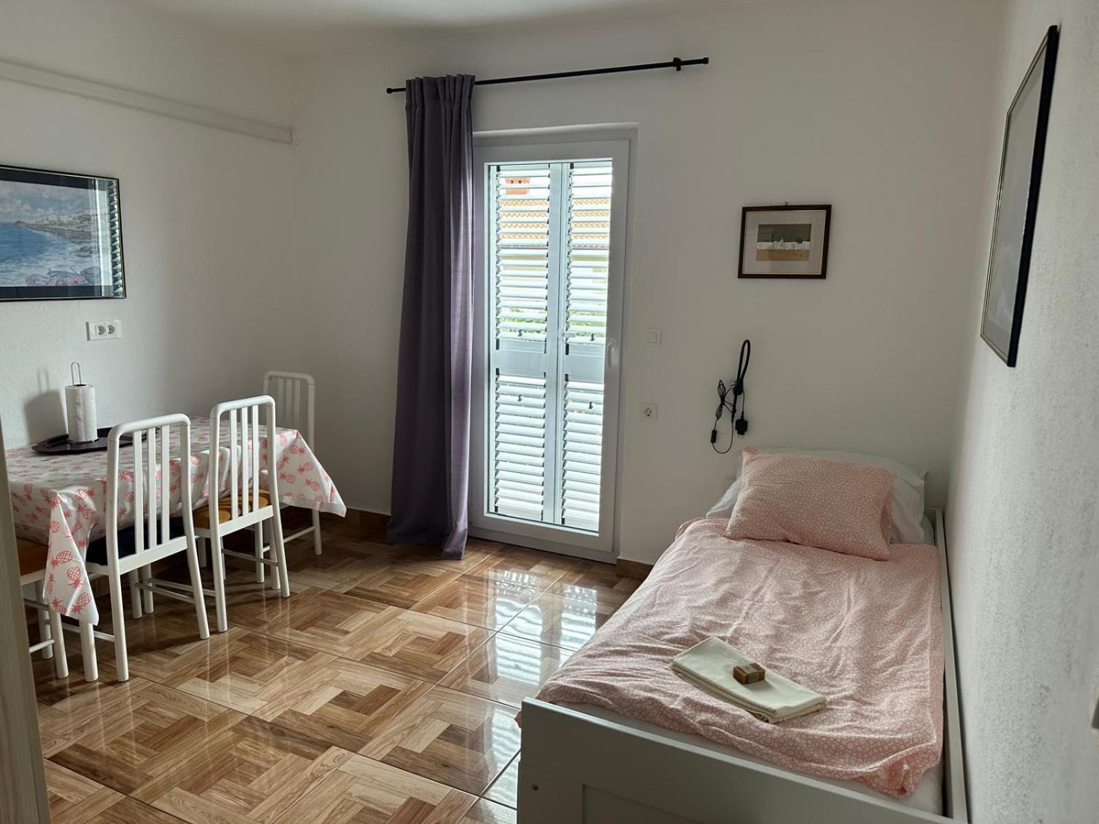 Apartments "Laci" Кърк Екстериор снимка