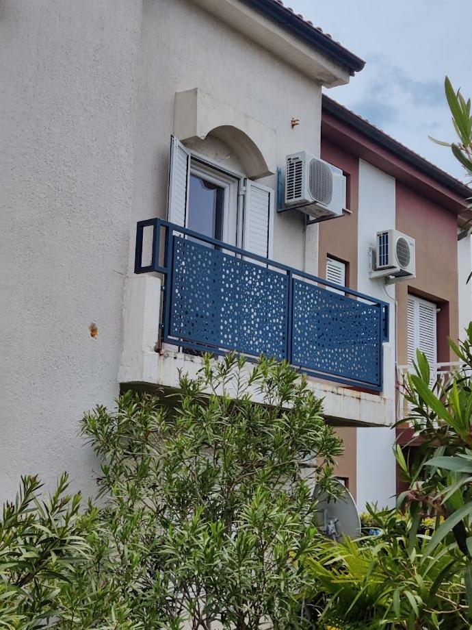 Apartments "Laci" Кърк Екстериор снимка